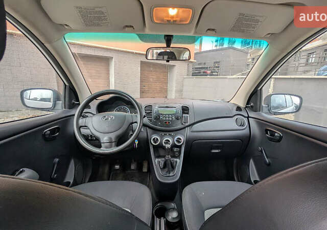 Белый Хендай и10, объемом двигателя 1.09 л и пробегом 103 тыс. км за 3900 $, фото 6 на Automoto.ua