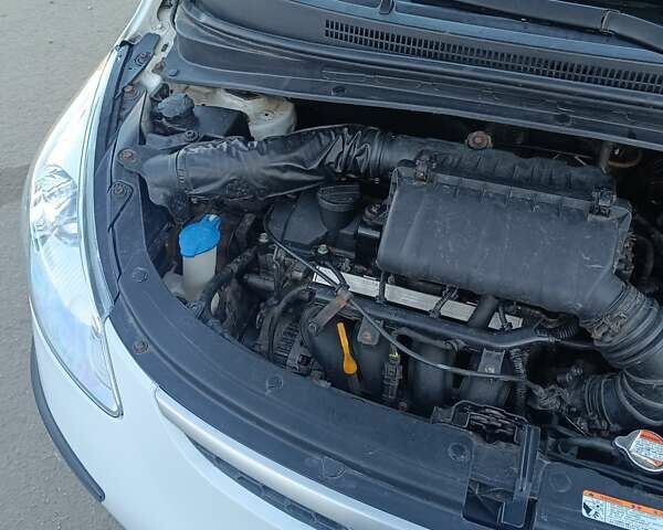 Белый Хендай и10, объемом двигателя 1.25 л и пробегом 142 тыс. км за 5500 $, фото 10 на Automoto.ua