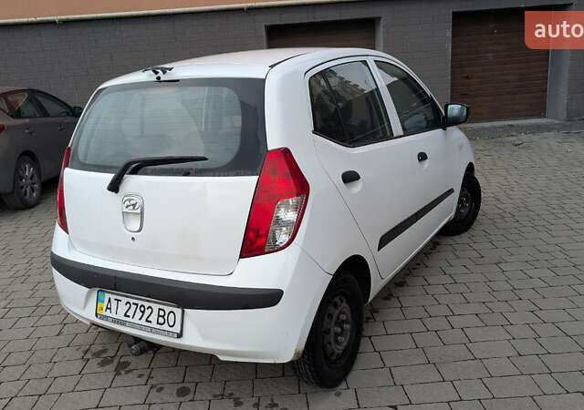 Белый Хендай и10, объемом двигателя 1.09 л и пробегом 103 тыс. км за 3900 $, фото 3 на Automoto.ua