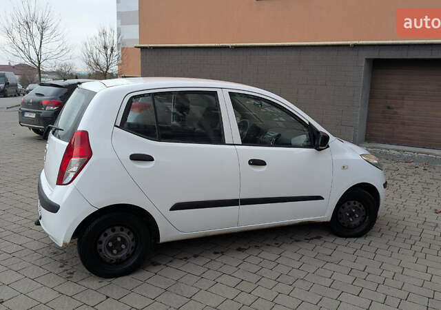 Белый Хендай и10, объемом двигателя 1.09 л и пробегом 103 тыс. км за 3900 $, фото 5 на Automoto.ua