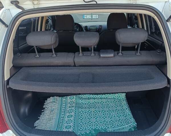 Белый Хендай и10, объемом двигателя 1.25 л и пробегом 142 тыс. км за 5500 $, фото 7 на Automoto.ua