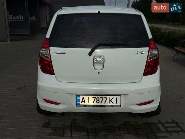 Белый Хендай и10, объемом двигателя 1.09 л и пробегом 193 тыс. км за 4950 $, фото 5 на Automoto.ua