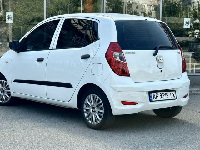 Белый Хендай и10, объемом двигателя 1.1 л и пробегом 145 тыс. км за 5600 $, фото 8 на Automoto.ua