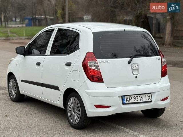 Белый Хендай и10, объемом двигателя 1.09 л и пробегом 160 тыс. км за 4500 $, фото 6 на Automoto.ua