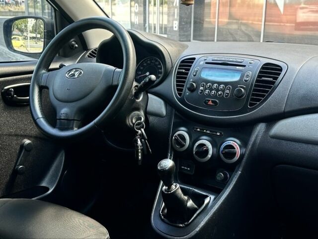 Белый Хендай и10, объемом двигателя 1.1 л и пробегом 145 тыс. км за 5600 $, фото 17 на Automoto.ua