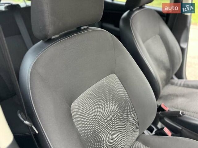 Белый Хендай и10, объемом двигателя 1.09 л и пробегом 160 тыс. км за 4500 $, фото 33 на Automoto.ua