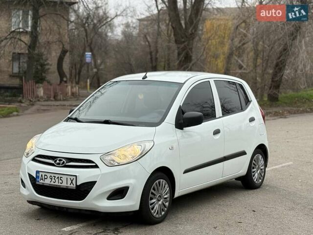 Белый Хендай и10, объемом двигателя 1.09 л и пробегом 160 тыс. км за 4500 $, фото 4 на Automoto.ua