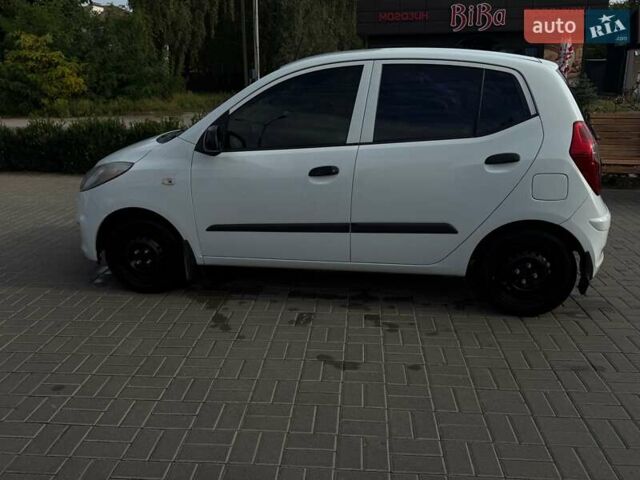 Белый Хендай и10, объемом двигателя 1.09 л и пробегом 193 тыс. км за 4950 $, фото 7 на Automoto.ua