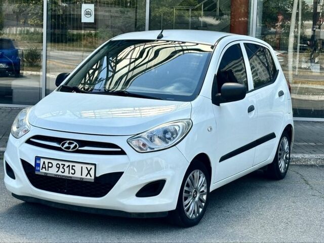 Белый Хендай и10, объемом двигателя 1.1 л и пробегом 145 тыс. км за 5600 $, фото 1 на Automoto.ua