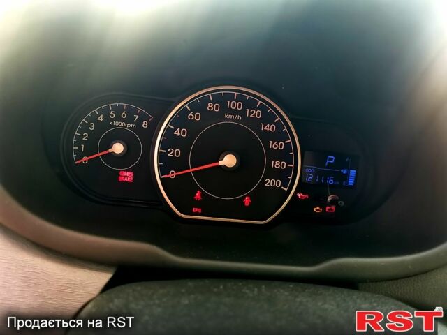 Белый Хендай и10, объемом двигателя 1.1 л и пробегом 121 тыс. км за 6500 $, фото 3 на Automoto.ua