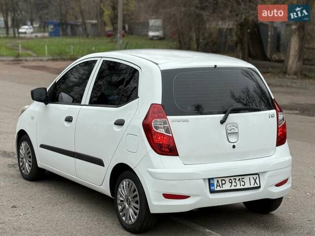 Белый Хендай и10, объемом двигателя 1.09 л и пробегом 160 тыс. км за 4500 $, фото 5 на Automoto.ua