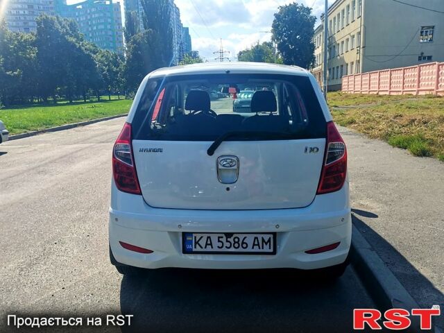 Белый Хендай и10, объемом двигателя 1.1 л и пробегом 121 тыс. км за 6500 $, фото 1 на Automoto.ua