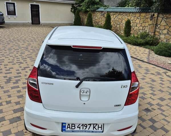 Білий Хендай і10, об'ємом двигуна 1.25 л та пробігом 119 тис. км за 7800 $, фото 4 на Automoto.ua
