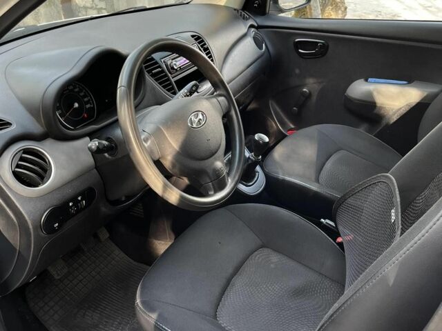 Белый Хендай и10, объемом двигателя 1.1 л и пробегом 128 тыс. км за 4500 $, фото 5 на Automoto.ua