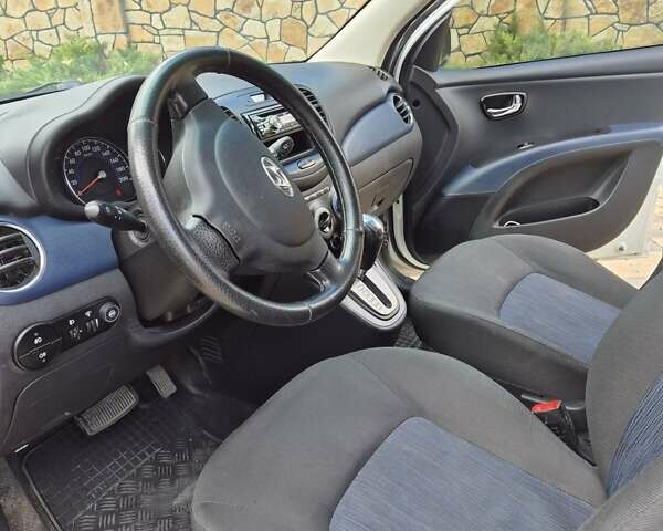 Білий Хендай і10, об'ємом двигуна 1.25 л та пробігом 119 тис. км за 7800 $, фото 5 на Automoto.ua