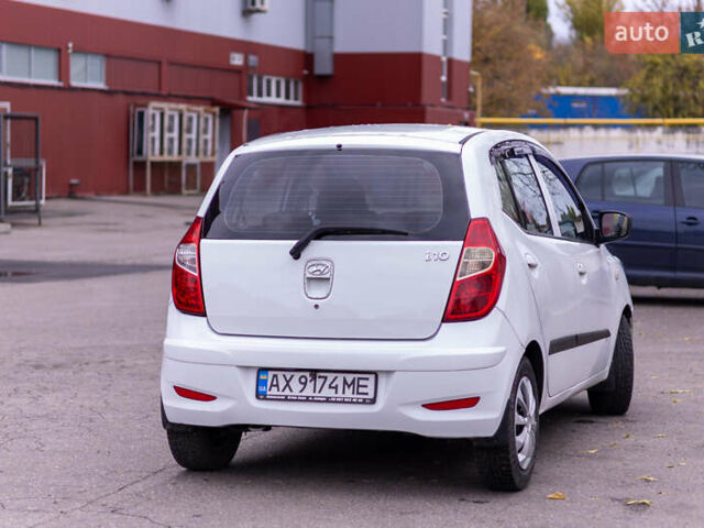 Хендай и10 2013 в Кременчуге на Automoto.ua Белый Хендай и10, объемом двигателя 1.09 л и пробегом 76 тыс. км за 6000 $, фото 4 на Automoto.ua