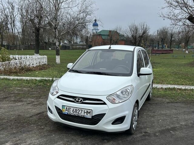 Белый Хендай и10, объемом двигателя 1.1 л и пробегом 15 тыс. км за 5999 $, фото 2 на Automoto.ua