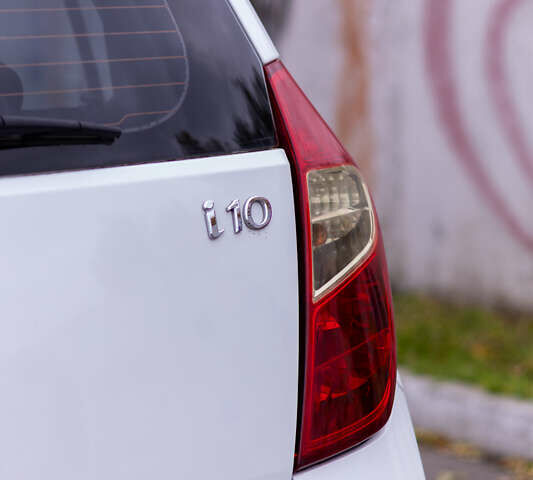 Хендай и10 2013 в Кременчуге на Automoto.ua Белый Хендай и10, объемом двигателя 1.09 л и пробегом 76 тыс. км за 6000 $, фото 7 на Automoto.ua