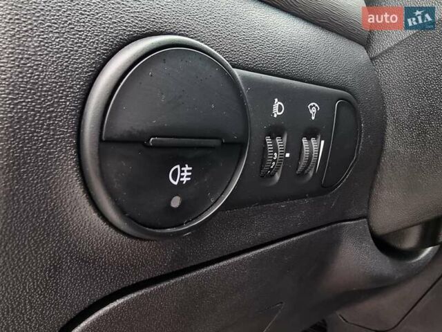 Білий Хендай і10, об'ємом двигуна 1.1 л та пробігом 87 тис. км за 5799 $, фото 41 на Automoto.ua