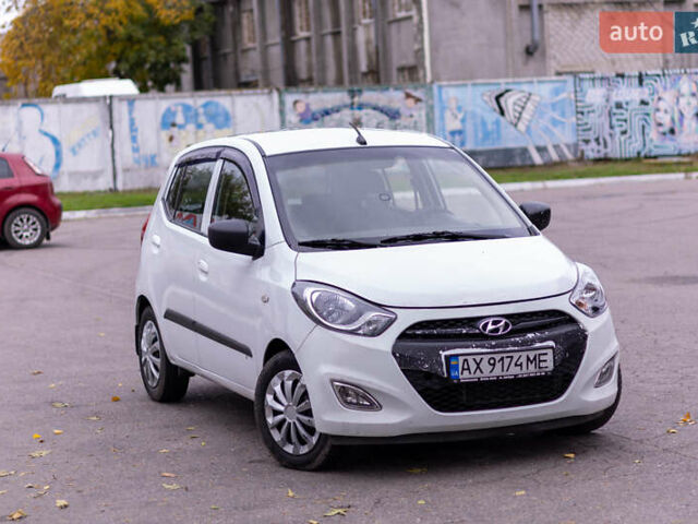 Хендай и10 2013 в Кременчуге на Automoto.ua Белый Хендай и10, объемом двигателя 1.09 л и пробегом 76 тыс. км за 6000 $, фото 6 на Automoto.ua