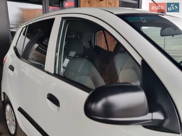 Білий Хендай і10, об'ємом двигуна 1.1 л та пробігом 87 тис. км за 5799 $, фото 15 на Automoto.ua