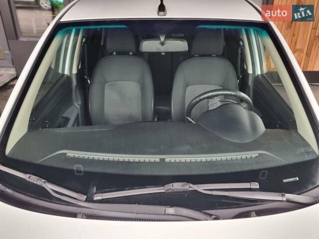 Білий Хендай і10, об'ємом двигуна 1.1 л та пробігом 87 тис. км за 5799 $, фото 9 на Automoto.ua