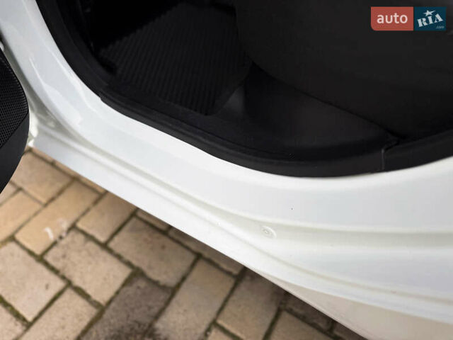 Білий Хендай і10, об'ємом двигуна 1.2 л та пробігом 49 тис. км за 7900 $, фото 93 на Automoto.ua