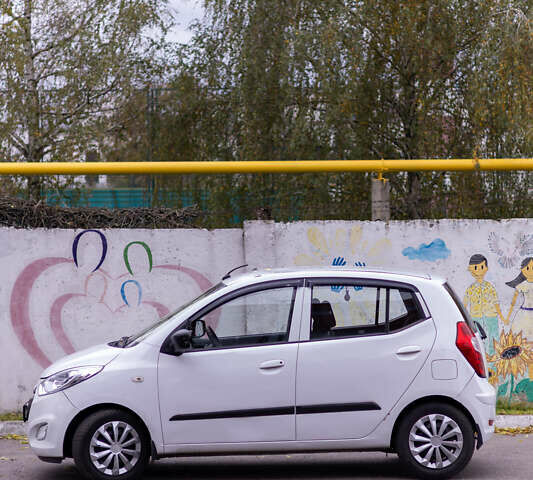 Хендай и10 2013 в Кременчуге на Automoto.ua Белый Хендай и10, объемом двигателя 1.09 л и пробегом 76 тыс. км за 6000 $, фото 8 на Automoto.ua