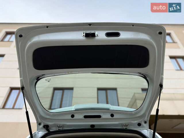 Білий Хендай і10, об'ємом двигуна 1.2 л та пробігом 49 тис. км за 7900 $, фото 90 на Automoto.ua