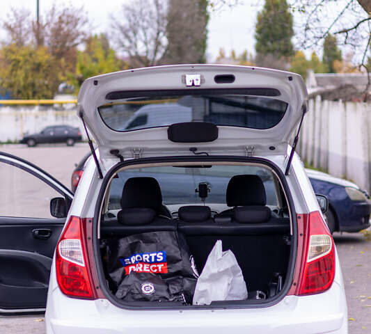 Хендай и10 2013 в Кременчуге на Automoto.ua Белый Хендай и10, объемом двигателя 1.09 л и пробегом 76 тыс. км за 6000 $, фото 15 на Automoto.ua