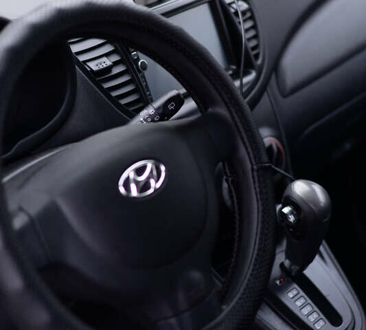 Хендай и10 2013 в Кременчуге на Automoto.ua Белый Хендай и10, объемом двигателя 1.09 л и пробегом 76 тыс. км за 6000 $, фото 9 на Automoto.ua