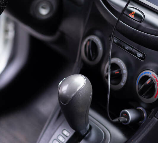 Хендай и10 2013 в Кременчуге на Automoto.ua Белый Хендай и10, объемом двигателя 1.09 л и пробегом 76 тыс. км за 6000 $, фото 11 на Automoto.ua