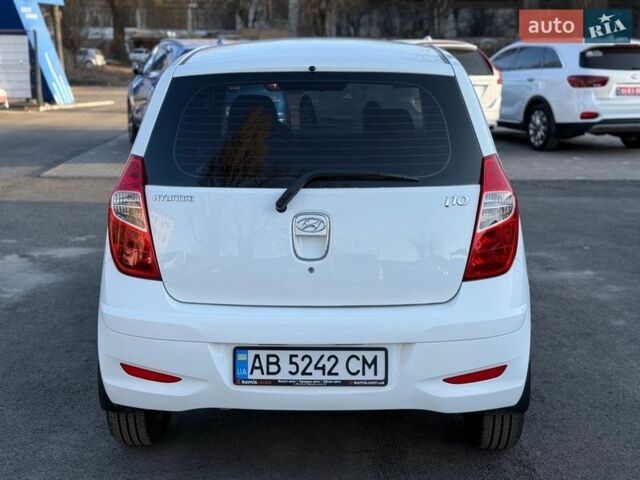 Белый Хендай и10, объемом двигателя 1.1 л и пробегом 87 тыс. км за 4500 $, фото 2 на Automoto.ua