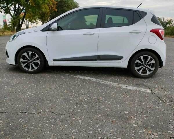 Белый Хендай и10, объемом двигателя 1 л и пробегом 110 тыс. км за 8500 $, фото 6 на Automoto.ua