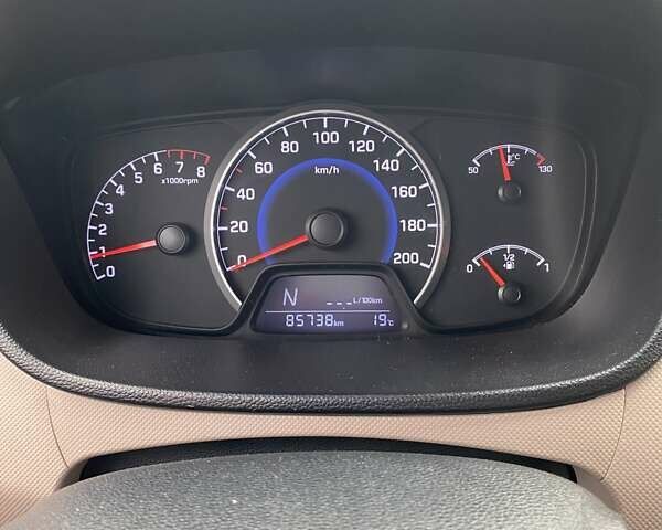 Белый Хендай и10, объемом двигателя 1 л и пробегом 85 тыс. км за 7900 $, фото 7 на Automoto.ua