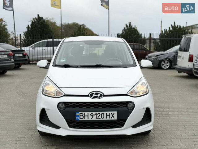 Белый Хендай и10, объемом двигателя 1.25 л и пробегом 77 тыс. км за 9799 $, фото 2 на Automoto.ua