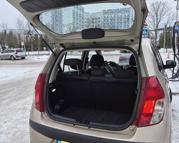 Бежевый Хендай и10, объемом двигателя 1.09 л и пробегом 193 тыс. км за 4100 $, фото 6 на Automoto.ua