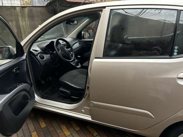 Бежевый Хендай и10, объемом двигателя 1.1 л и пробегом 137 тыс. км за 4800 $, фото 5 на Automoto.ua