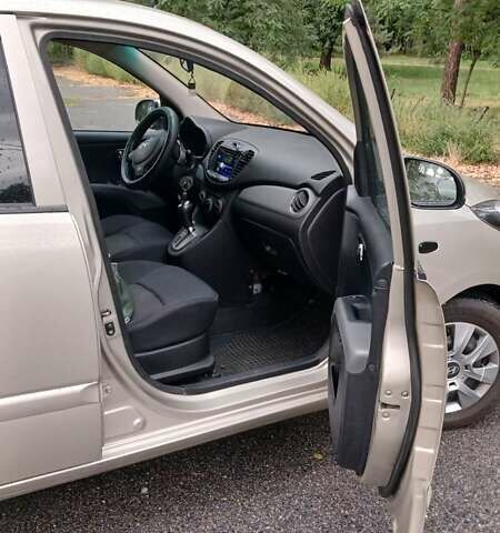 Бежевий Хендай і10, об'ємом двигуна 1.25 л та пробігом 116 тис. км за 5900 $, фото 9 на Automoto.ua