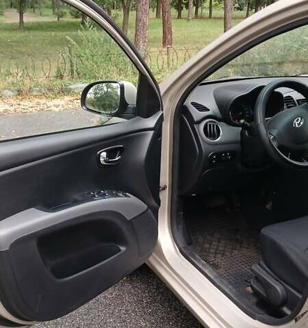 Бежевий Хендай і10, об'ємом двигуна 1.25 л та пробігом 116 тис. км за 5900 $, фото 6 на Automoto.ua