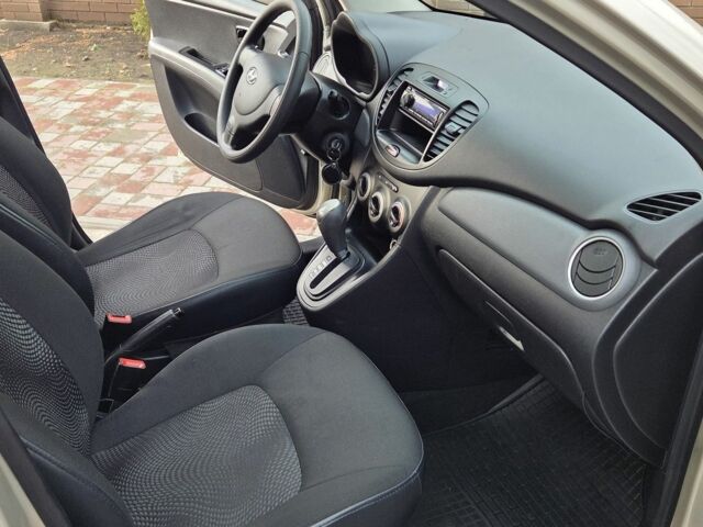 Бежевый Хендай и10, объемом двигателя 1.2 л и пробегом 130 тыс. км за 6500 $, фото 18 на Automoto.ua