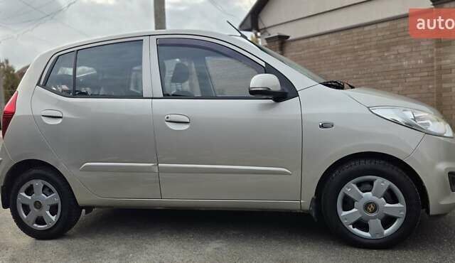 Бежевый Хендай и10, объемом двигателя 1.09 л и пробегом 131 тыс. км за 6666 $, фото 2 на Automoto.ua