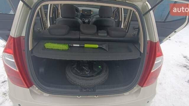 Бежевий Хендай і10, об'ємом двигуна 1.09 л та пробігом 103 тис. км за 7700 $, фото 10 на Automoto.ua