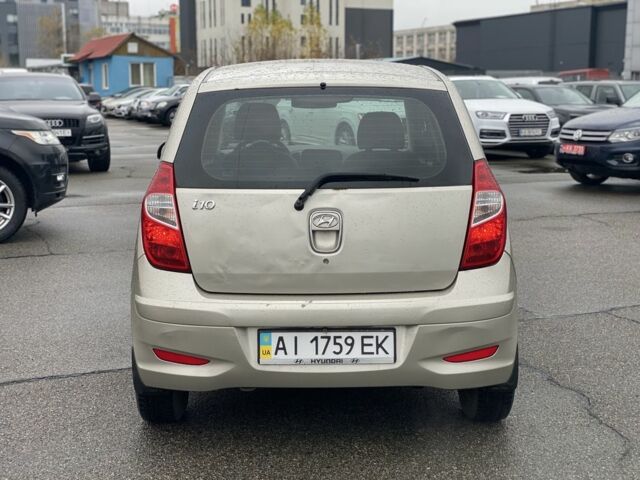 Бежевый Хендай и10, объемом двигателя 1.1 л и пробегом 156 тыс. км за 4550 $, фото 4 на Automoto.ua