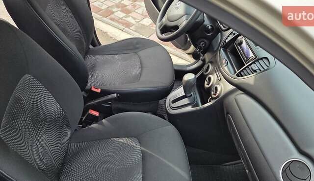 Бежевый Хендай и10, объемом двигателя 1.09 л и пробегом 131 тыс. км за 6666 $, фото 34 на Automoto.ua