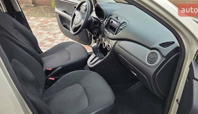 Бежевый Хендай и10, объемом двигателя 1.09 л и пробегом 131 тыс. км за 6666 $, фото 32 на Automoto.ua