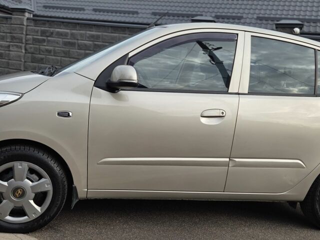 Бежевый Хендай и10, объемом двигателя 1.2 л и пробегом 130 тыс. км за 6500 $, фото 1 на Automoto.ua