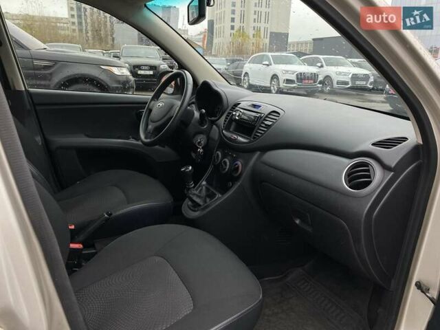 Бежевый Хендай и10, объемом двигателя 1.09 л и пробегом 156 тыс. км за 4550 $, фото 12 на Automoto.ua