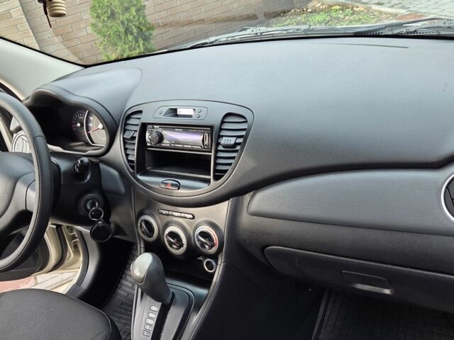 Бежевый Хендай и10, объемом двигателя 1.2 л и пробегом 130 тыс. км за 6500 $, фото 20 на Automoto.ua