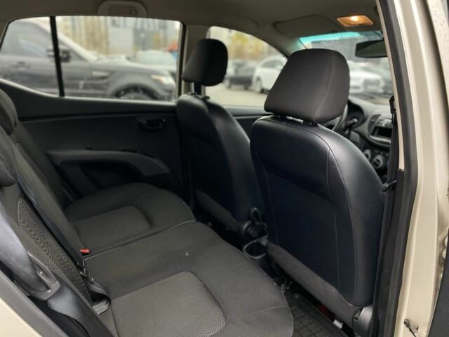 Бежевый Хендай и10, объемом двигателя 1.1 л и пробегом 156 тыс. км за 4550 $, фото 10 на Automoto.ua